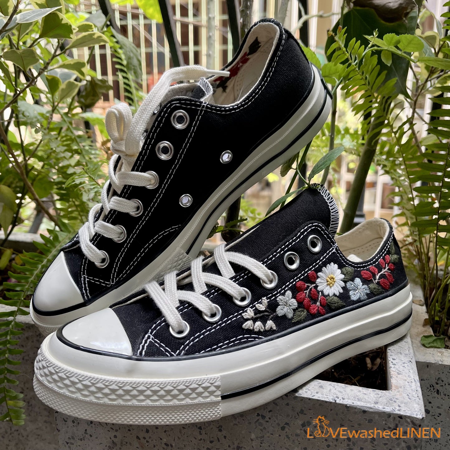 Embroidered Converse/ Custom Converse Chuck Taylor Embroidered Flower/ Flowers Embroidered Converse Low Tops/ Flowers Embroidered Shoes