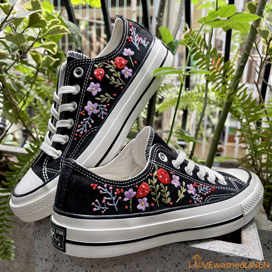 Embroidered Converse/ Custom Converse Chuck Taylor Embroidered Flowers/ Embroidered Converse Low Tops / Wedding Embroidered Shoes