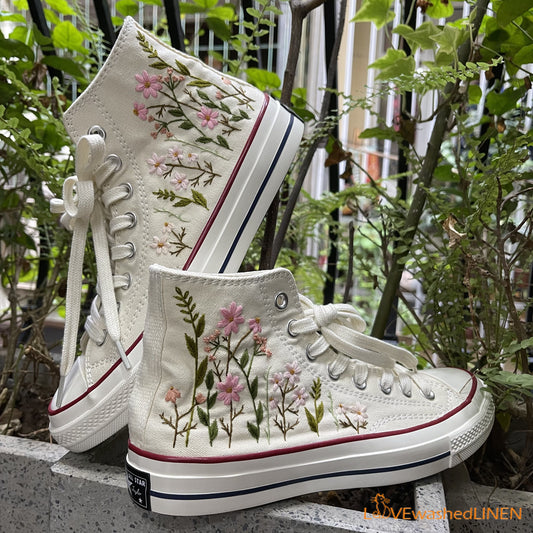 Custom Embroidered Converse High Tops/ Custom Converse Chuck Taylor 1970s Embroidered Daisy Flower/ Wedding sneakers/ Wedding Gift