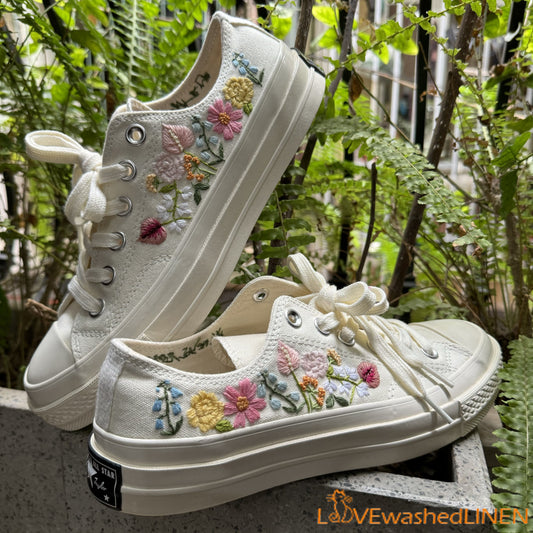 Custom Wedding Converse low tops / Wedding Flowers Embroidered Shoes/ Bridal Flowers Sneakers/ Wedding Bouquet Embroidered Sneakers