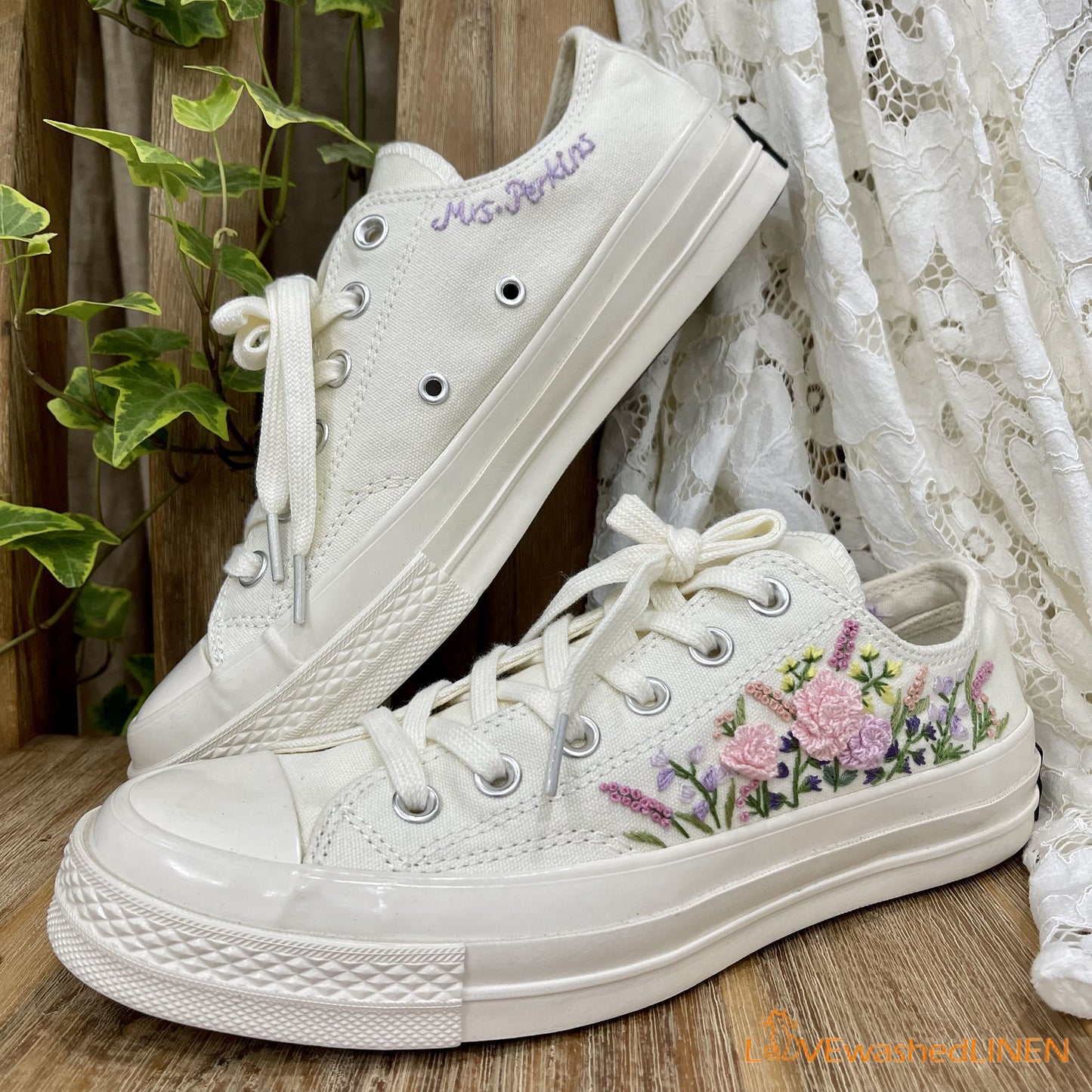 3 D Hand Embroidery Coverse Chuck Taylor/ Wedding Flowers Embroidered Converse/ Bridal Flowers Embroidered Sneakers Wedding Flowers