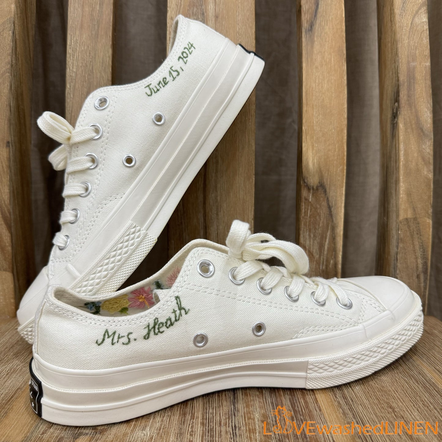 Custom Wedding Converse low tops / Wedding Flowers Embroidered Shoes/ Bridal Flowers Sneakers/ Wedding Bouquet Embroidered Sneakers