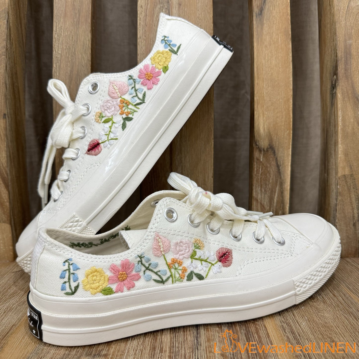 Custom Wedding Converse low tops / Wedding Flowers Embroidered Shoes/ Bridal Flowers Sneakers/ Wedding Bouquet Embroidered Sneakers