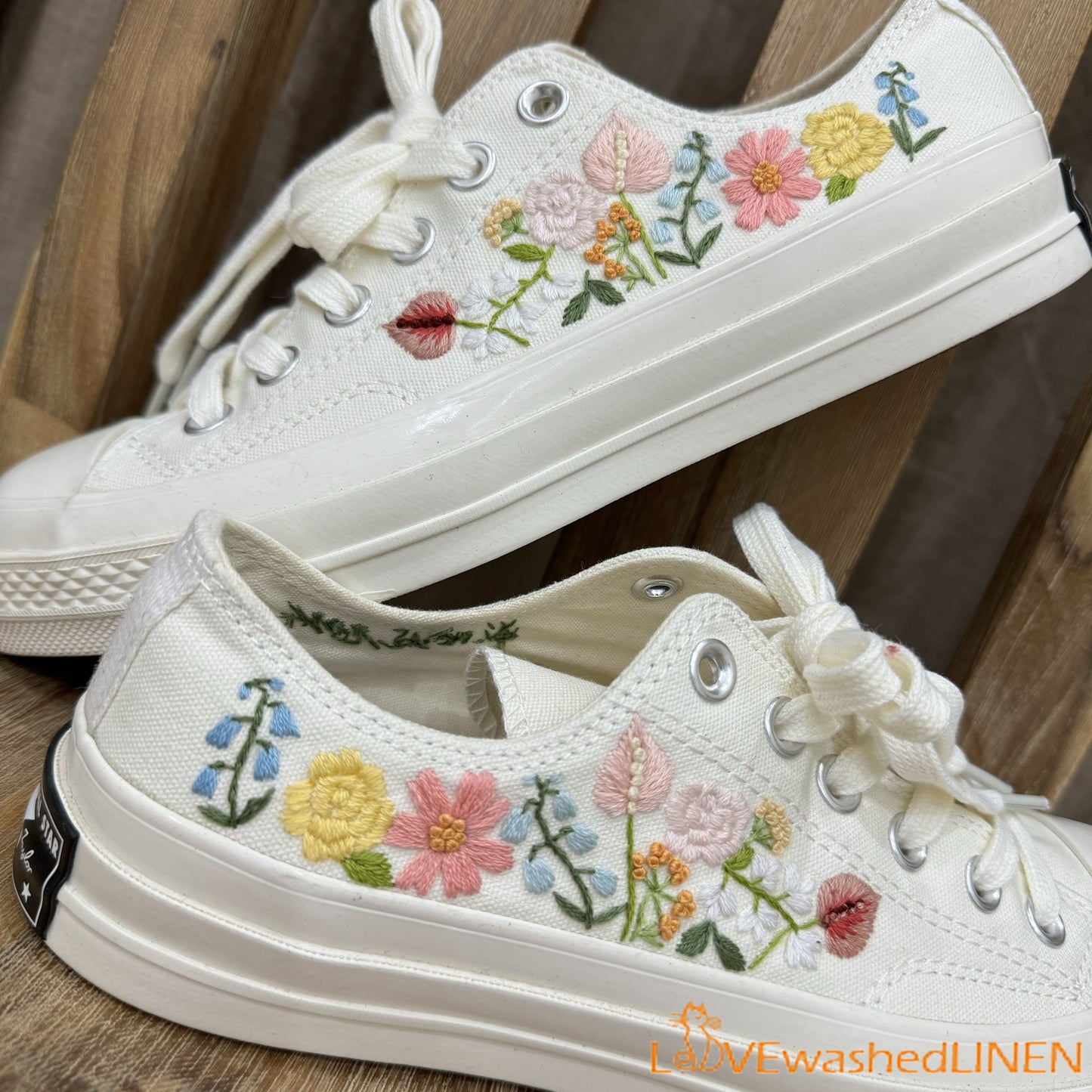 Custom Wedding Converse low tops / Wedding Flowers Embroidered Shoes/ Bridal Flowers Sneakers/ Wedding Bouquet Embroidered Sneakers