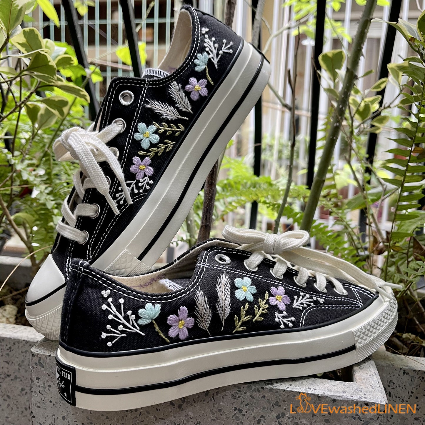 Feathers Embroidered Converse/ Custom Chuck Taylor Embroidered Flower/ Flowers Embroidered Converse Low Tops/ Flowers Embroidered Shoes