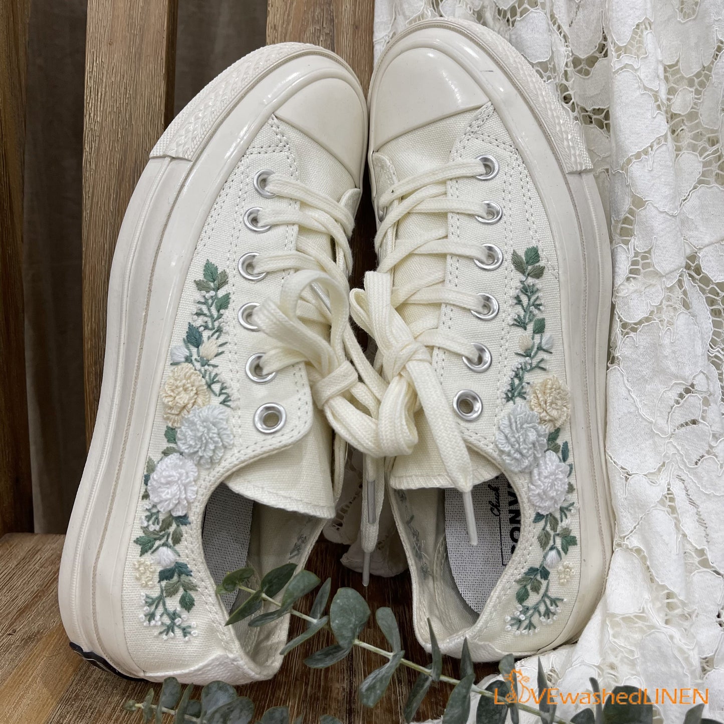 3 D Hand Embroidery Coverse Chuck Taylor/ Wedding Flowers Embroidered Converse/ Bridal Flowers Embroidered Sneakers Wedding Flowers