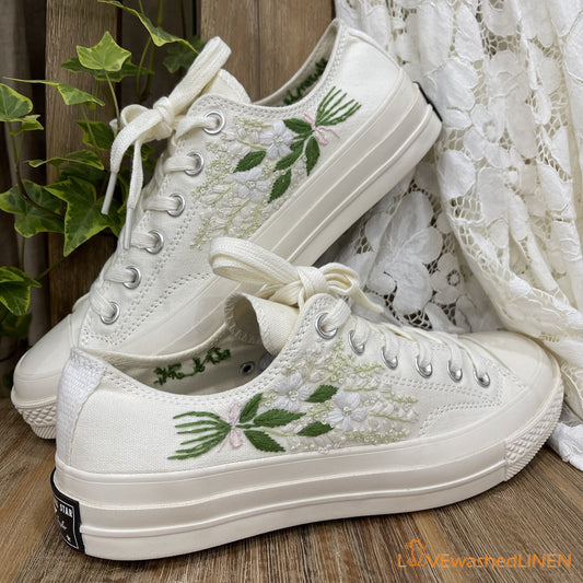 Custom Coverse Chuck Taylor/ Wedding Flowers Embroidered Converse/ Bridal Flowers Embroidered Sneakers Wedding Flowers Embroidered Sneakers/