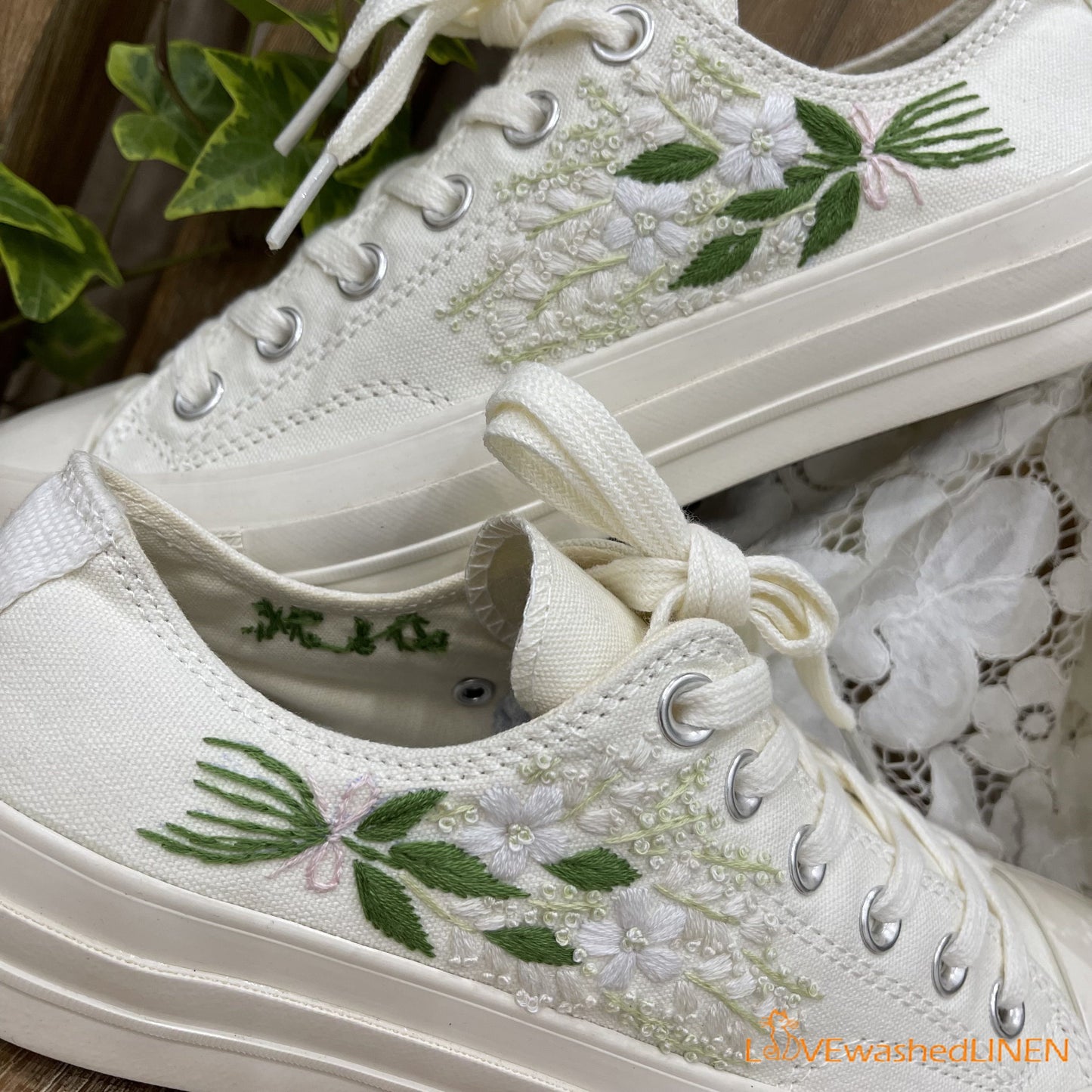 Custom Coverse Chuck Taylor/ Wedding Flowers Embroidered Converse/ Bridal Flowers Embroidered Sneakers Wedding Flowers Embroidered Sneakers/