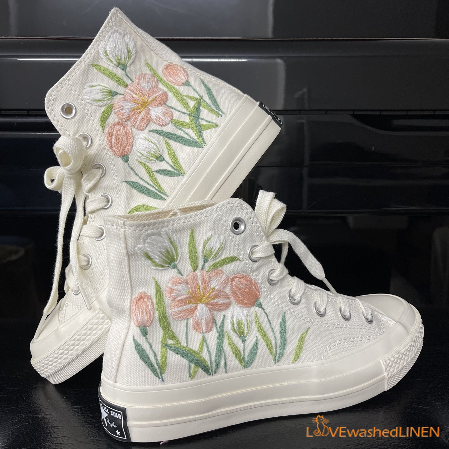 Custom Coverse Chuck Taylor/ Wedding Flowers Embroidered Converse/ Bridal Flowers Embroidered Sneakers Wedding Flowers Embroidered Sneakers