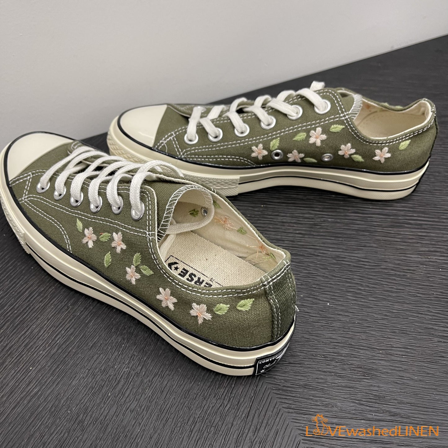 Embroidered Converse/ Custom Converse Chuck Taylor Embroidered Flowers / Embroidered Converse Low Tops