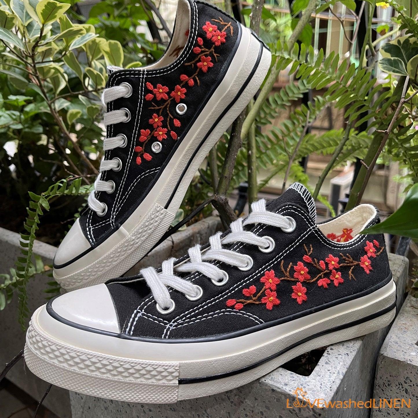 Embroidered Converse/ Custom Converse Chuck Taylor Embroidered Flower/ Embroidered Converse Low Tops