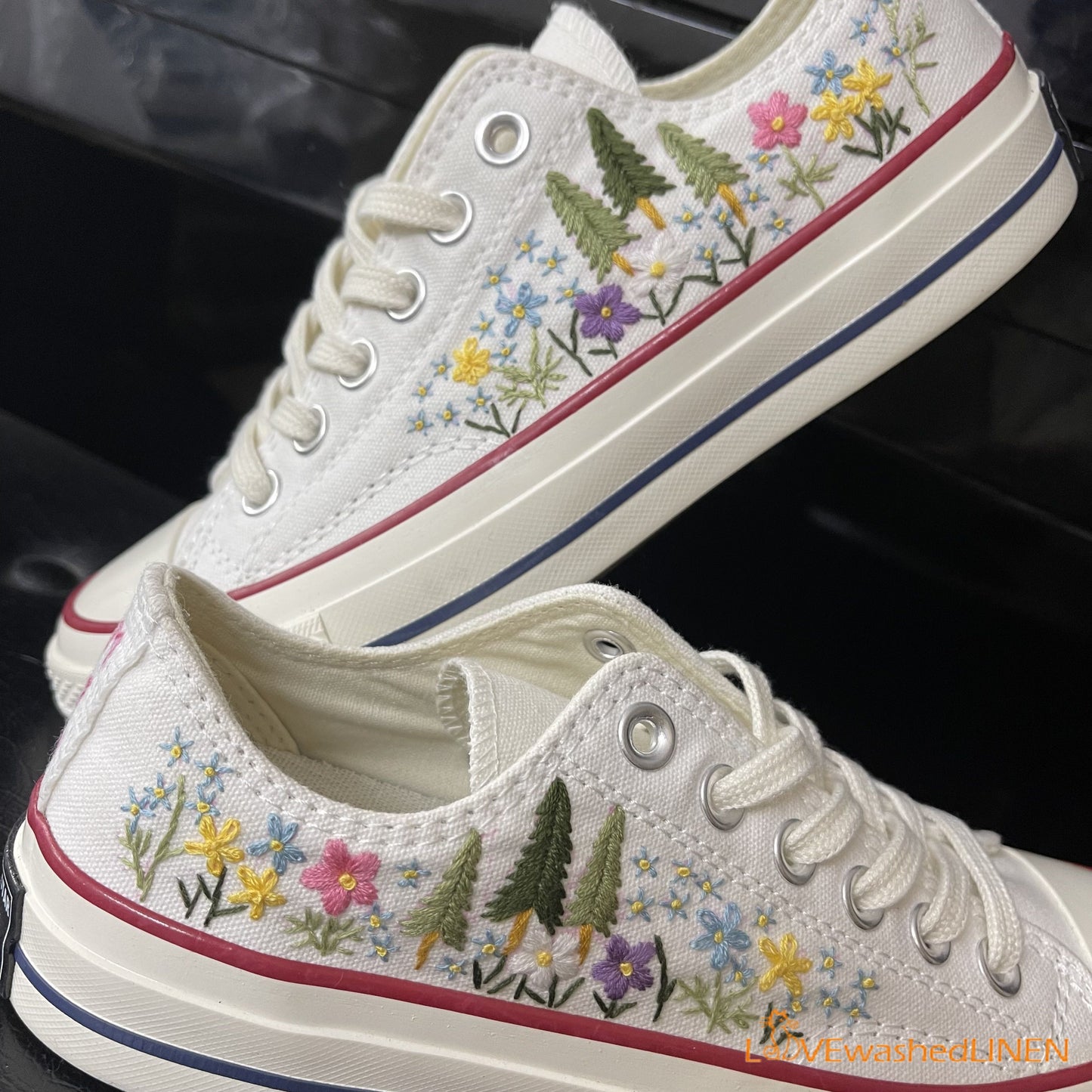 Custom Converse Chuck Taylor Embroidered / Wedding Flowers Embroidered Converse Low Tops / Wedding Roses Embroidered Sneakers