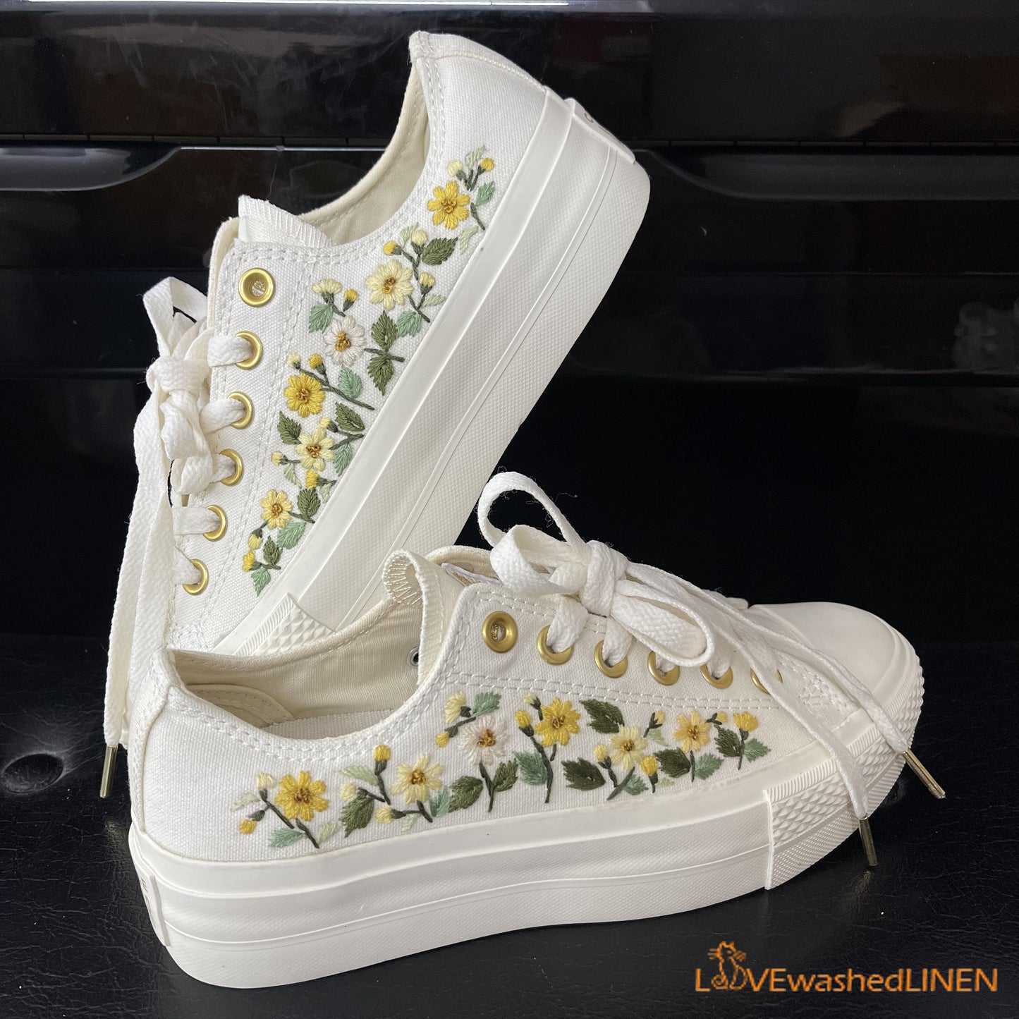 Custom Coverse Platform/Wedding Flowers Embroidered Converse/Bridal Flowers Embroidered Sneakers/ Tana Daisies Flowers Embroidered Sneakers