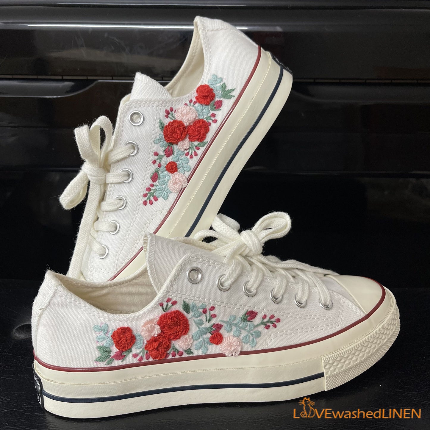 Custom Converse Chuck Taylor Embroidered / Wedding Flowers Embroidered Converse Low Tops /Bridal Flowers Embroidered Sneakers