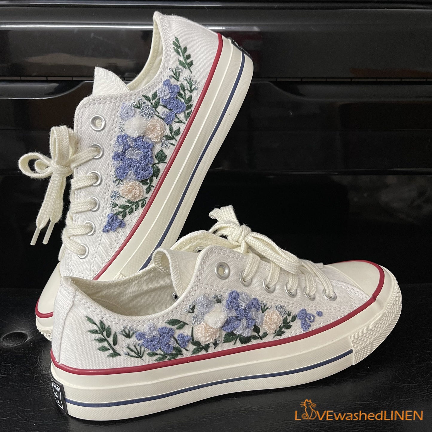 Custom Converse Chuck Taylor Embroidered / Wedding Flowers Embroidered Converse Low Tops /Bridal Flowers Embroidered Sneakers