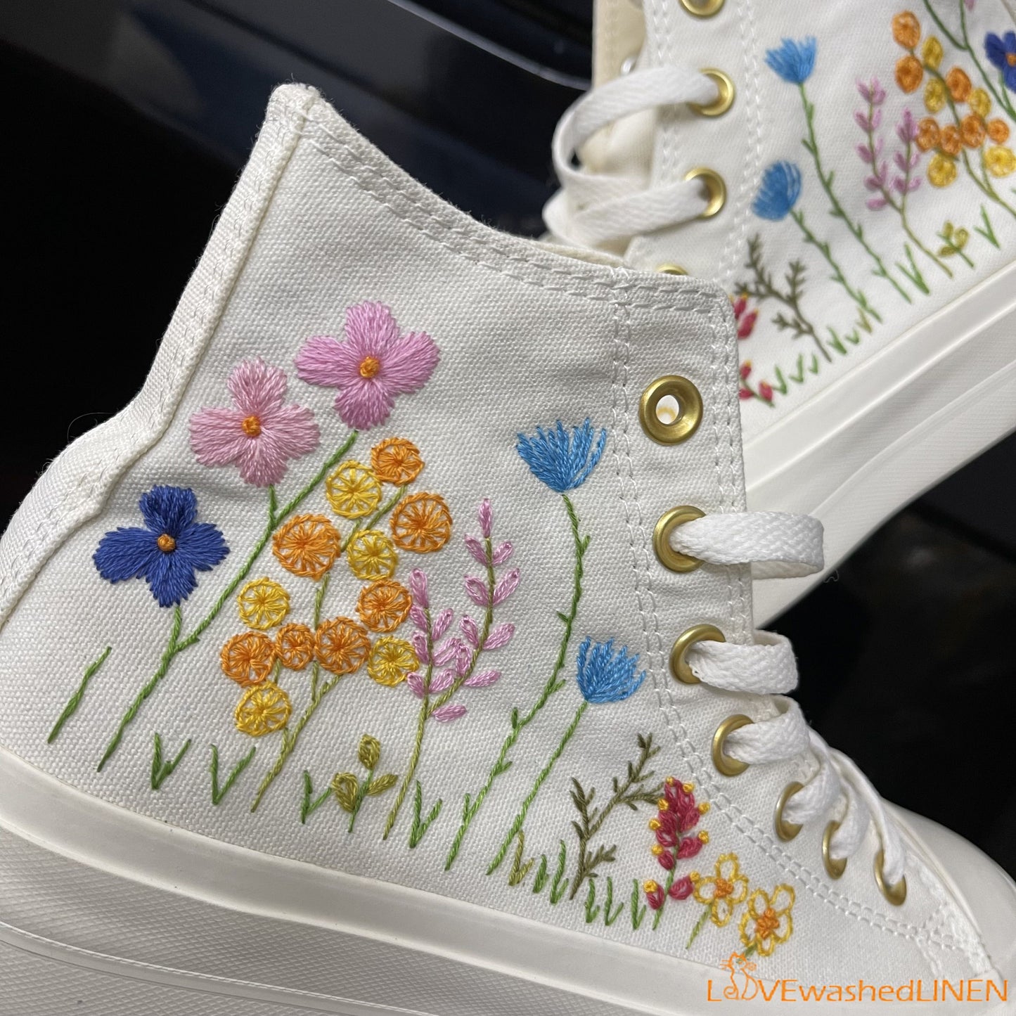 Custom Coverse Platform/ Wedding Flowers Embroidered Converse/ Bridal Flowers Embroidered Sneakers/ Wedding Flowers Embroidered Sneakers/