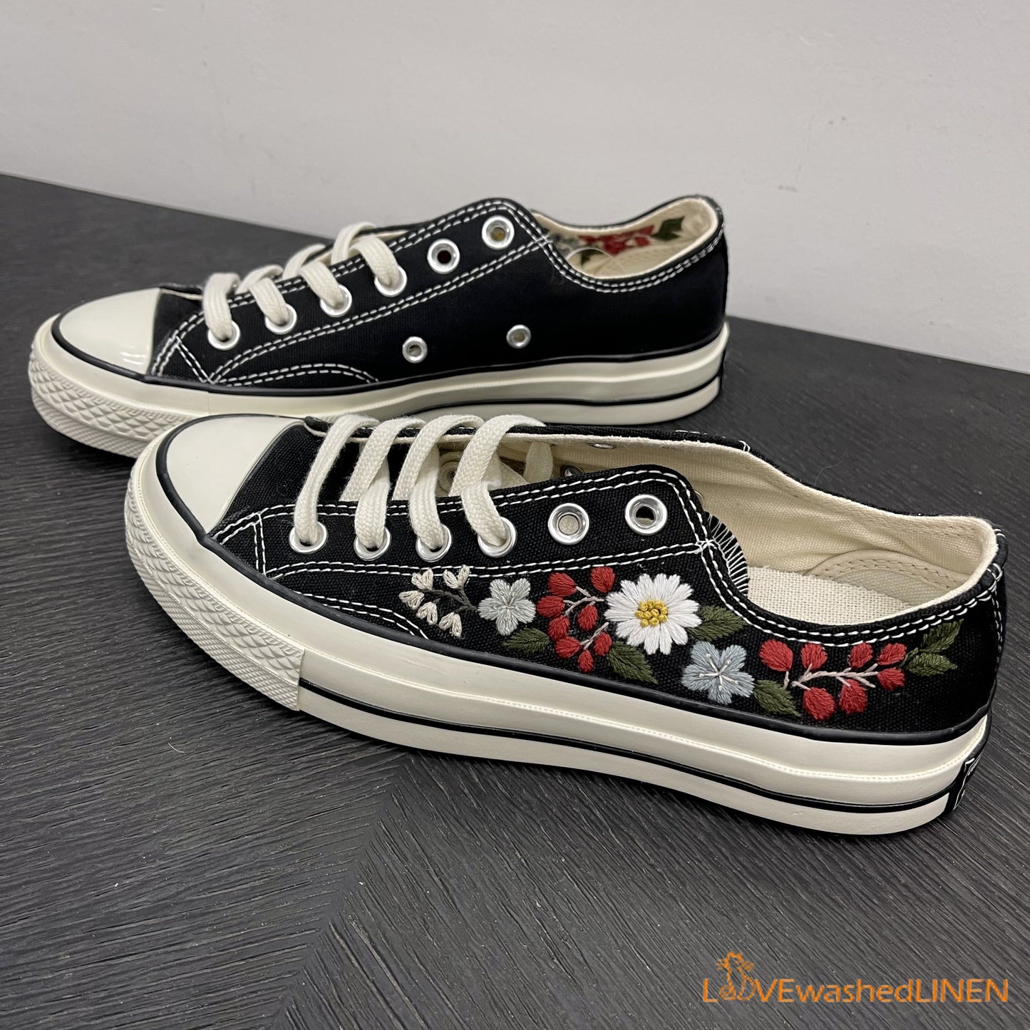 Embroidered Converse/ Custom Converse Chuck Taylor Embroidered Flower/ Flowers Embroidered Converse Low Tops/ Flowers Embroidered Shoes