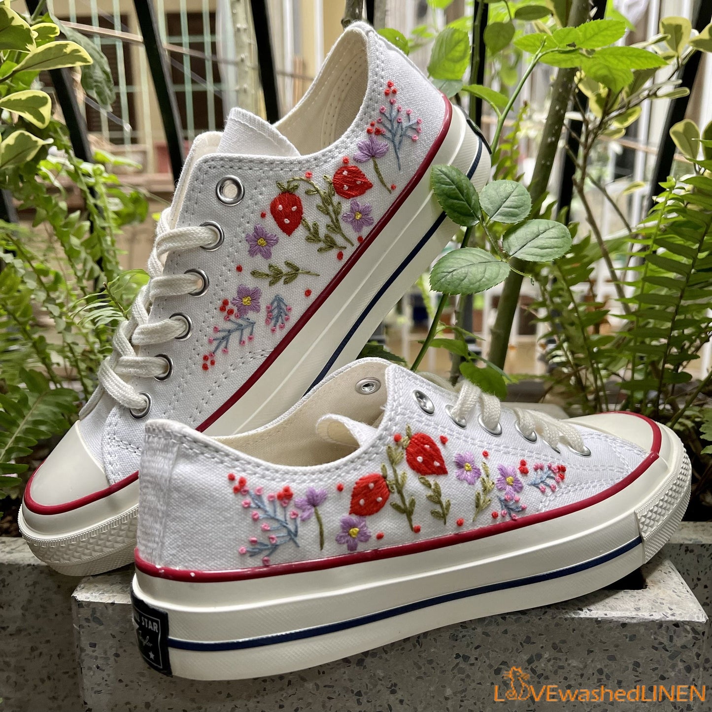 Embroidered Converse/ Custom Converse Chuck Taylor Embroidered Flowers/ Embroidered Converse Low Tops / Wedding Embroidered Shoes